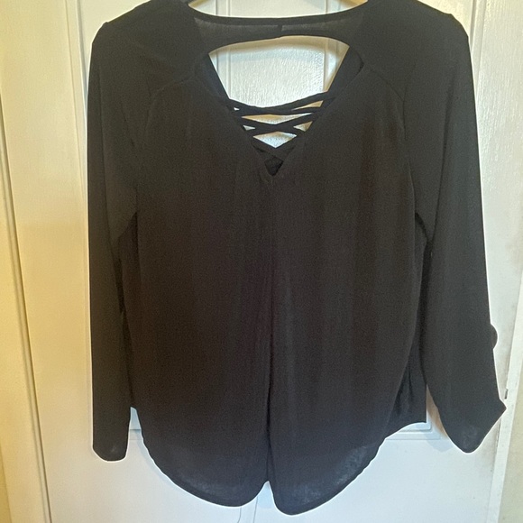 Black Top - Picture 2 of 2